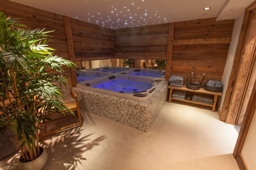 jacuzzi-min